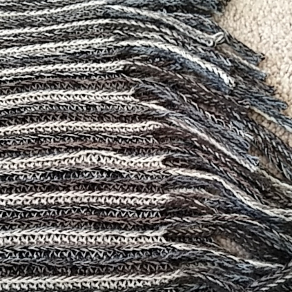 Geoffrey Been tassel scarf NWT